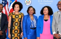 PR e PM recebem Jovens seleccionados para participar na Bolsa de Estudos Washington para Jovens Líderes Africanos PR e PM recebem Jovens seleccionados para participar na Bolsa de Estudos Washington para Jovens Líderes Africanos